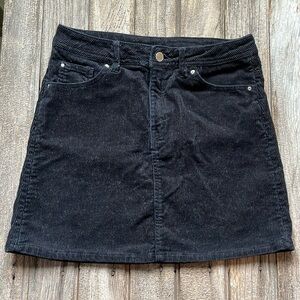 H&M Corduroy black mini skirt